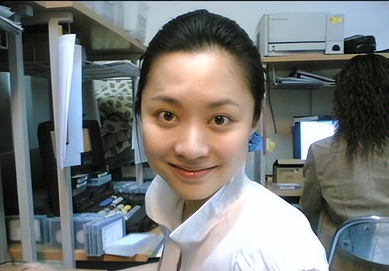 紫凝主持生涯_央视最穷酸主持人_主持人紫凝美容容