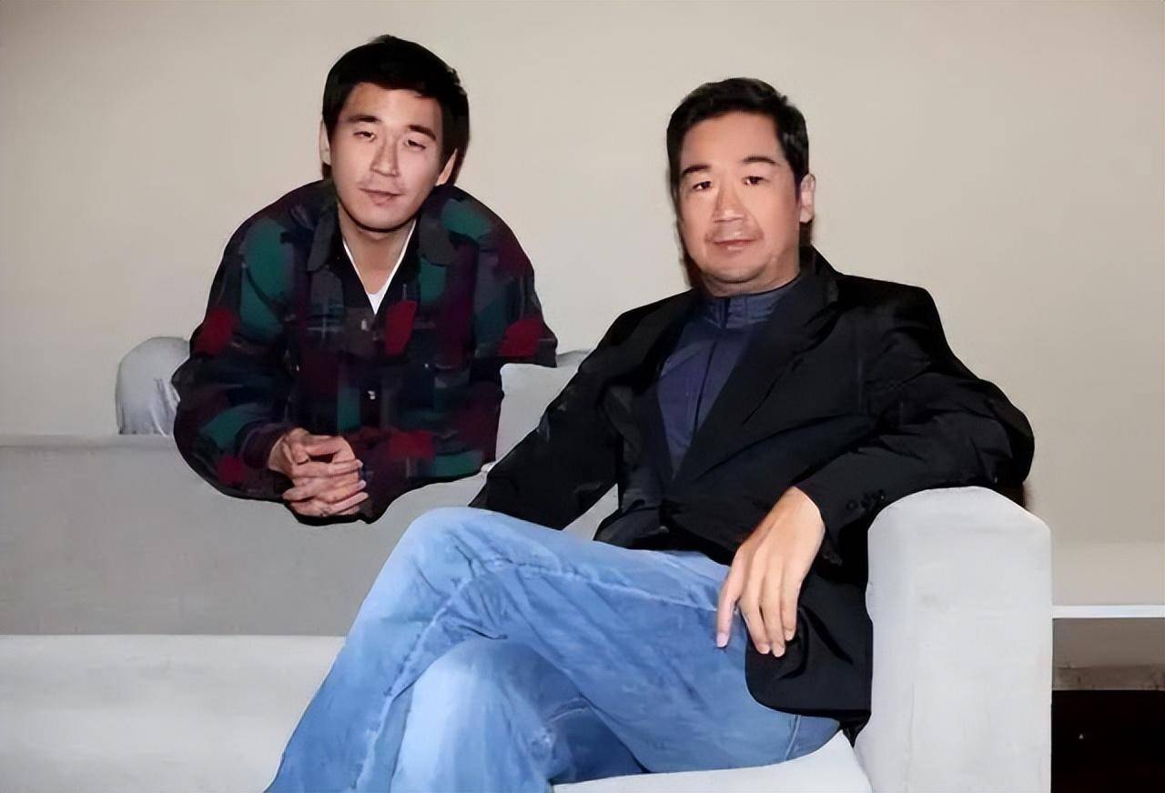 张国立前妻 urlifengcom_邓婕张国立重组家庭经历_邓婕养女张默成长故事