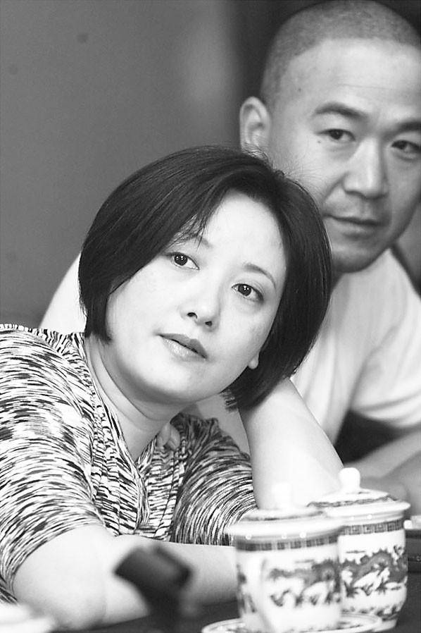 邓婕养女张默成长故事_张国立前妻 urlifengcom_邓婕张国立重组家庭经历