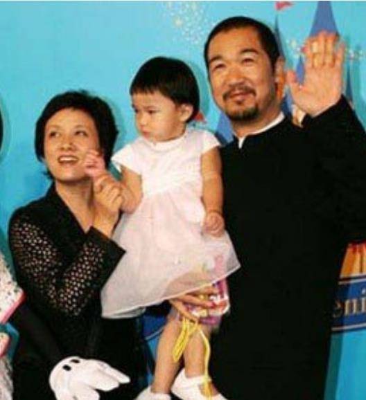 张国立罗秀春离婚后生活现状_张国立前妻 urlifengcom_张国立邓婕罗秀春前妻背叛婚姻故事