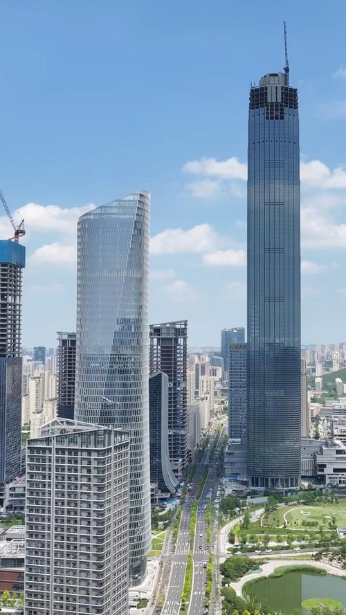 济南CBD摩天大楼复工进度_济南恒大金融中心_绿地山东国际金融中心建设情况