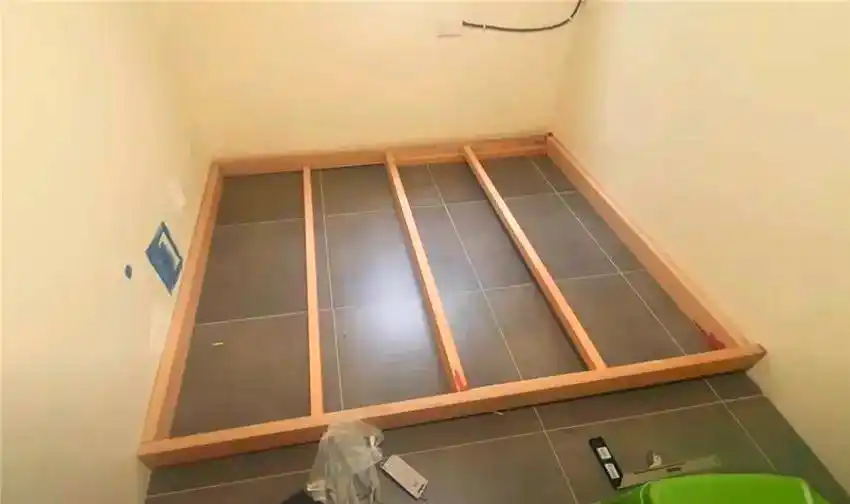 高床架游戏房设计_设备平台可以改成房间吗_7㎡小卧室游戏房改造