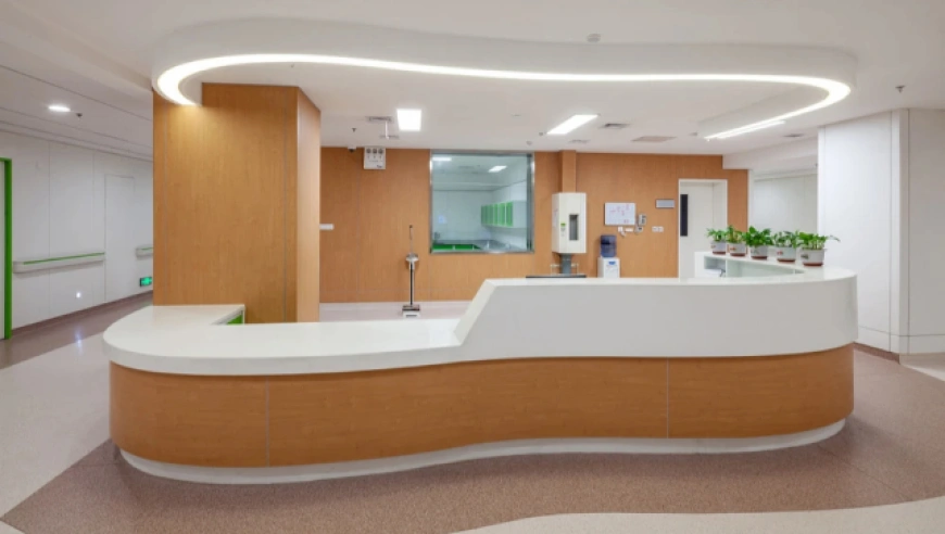 广州私立医院护士带人闯入检查室，女患者赤裸被看光，院方通报批评扣薪