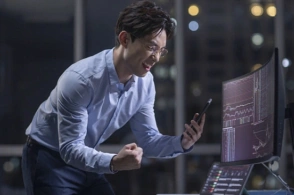 2025年A股市场活力迸发：三大指数创新高，两融余额破2万亿