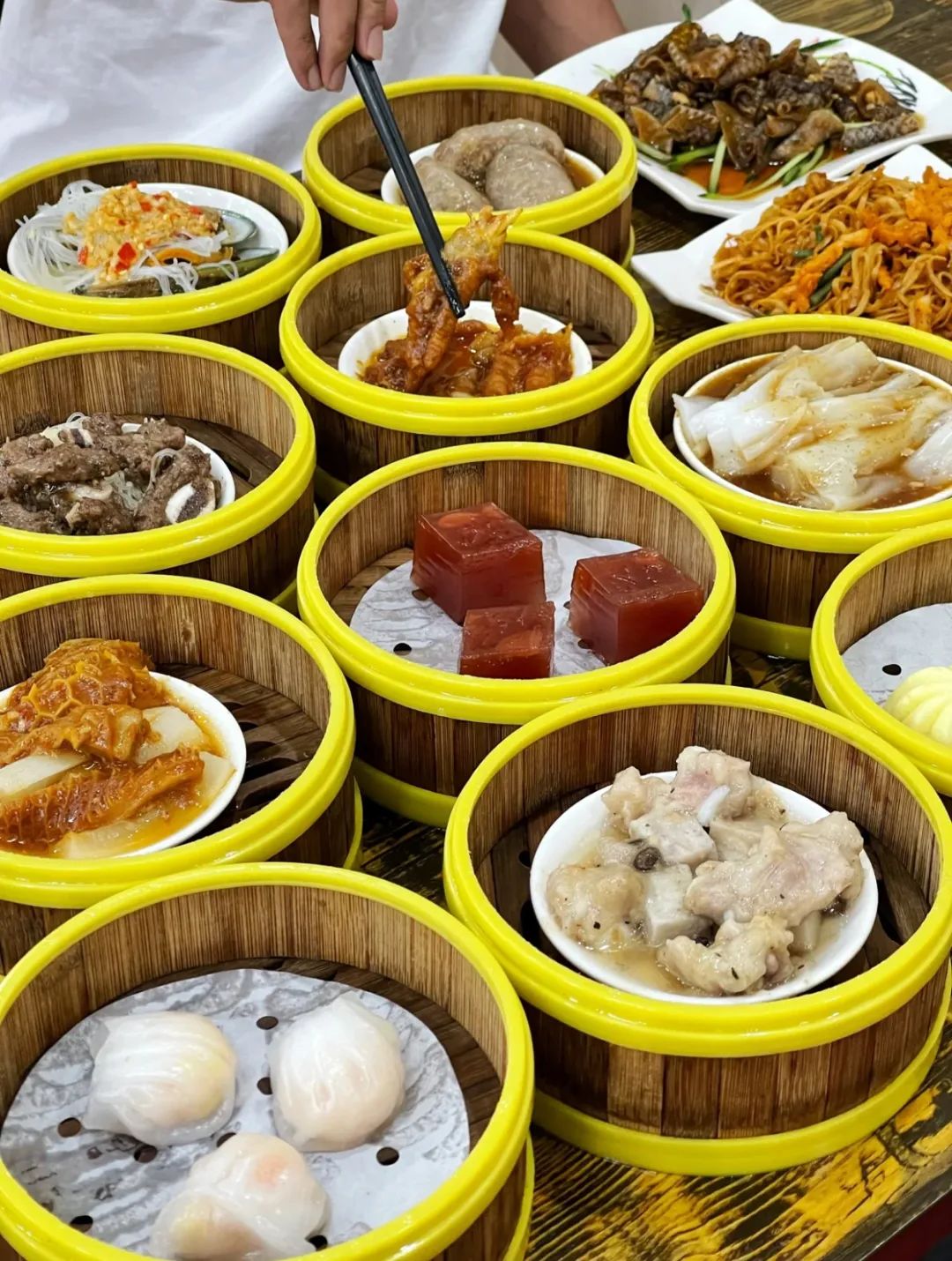 东莞宝藏早茶店_东莞居民楼下的早茶档_府城,兴丹路,早茶