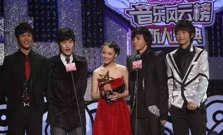 朱梓骁大红时为什么被封杀 朱梓骁神隐的三年里究竟发生了什么(2)