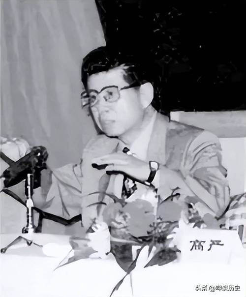 高严就是高岗的儿子 高严情妇杨珊照片(一)_高严贪腐案细节_高严贪污潜逃案