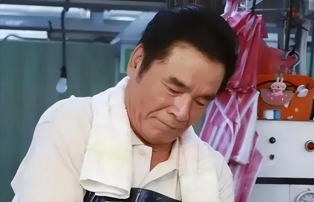 雷洪发妻支持经历_雷洪六位妻子_雷洪五房妻子