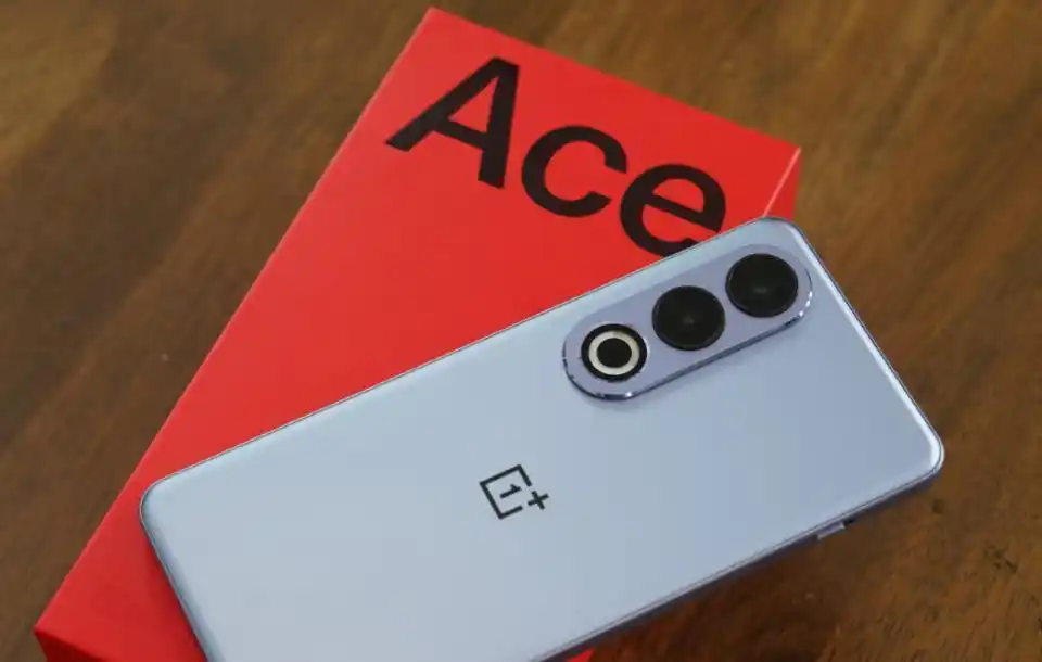 2025年智能手机长寿命趋势_旗舰芯片高性能存储手机_未来手机新功能2025