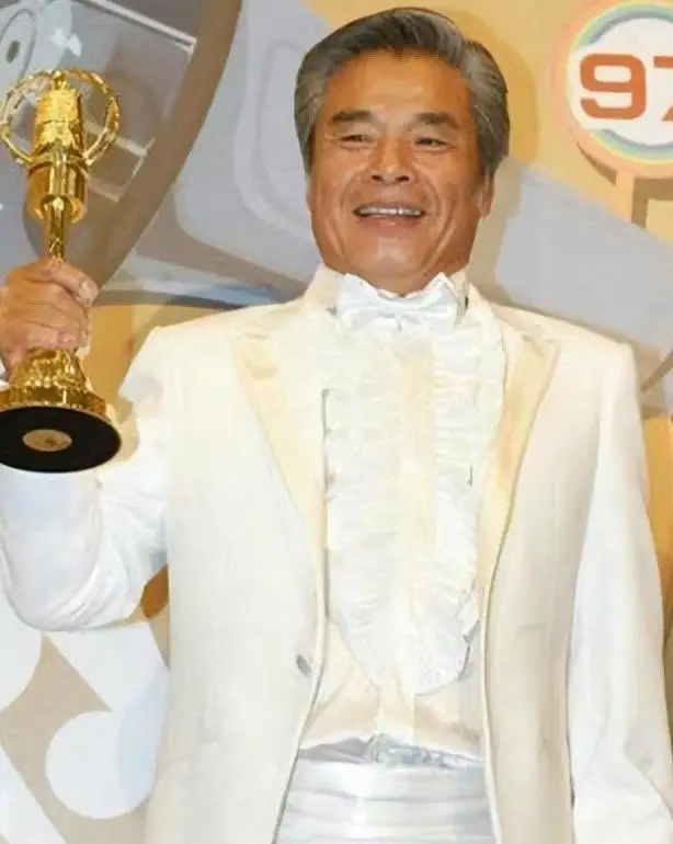 雷洪五房妻子_雷洪财富与婚姻故事_雷洪六个妻子同住