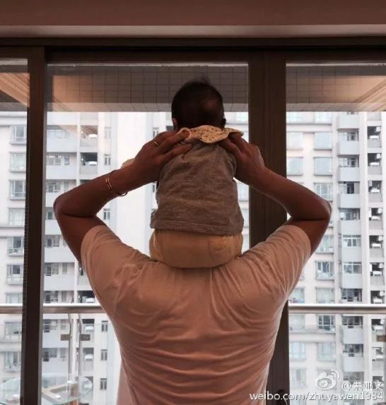 朱亚文演技片酬评价_朱梓骁结婚了吗_朱亚文沈佳妮婚姻甜蜜