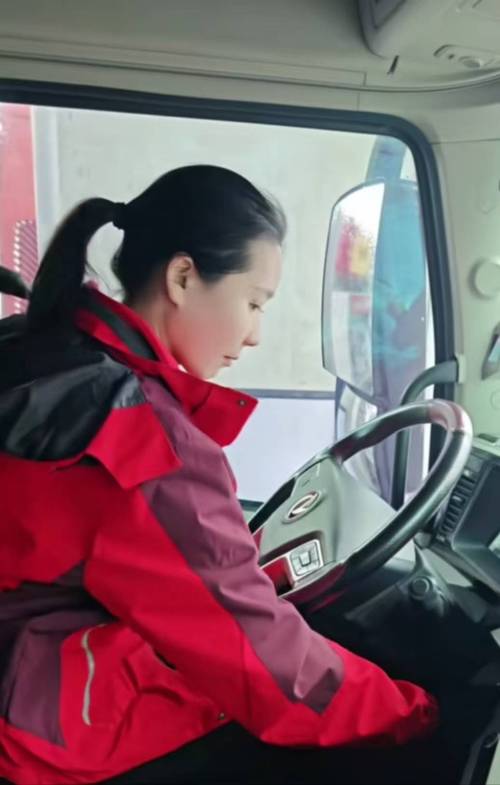 90后女货车司机_最美货车司机李双双_老货车司机跑长途故事
