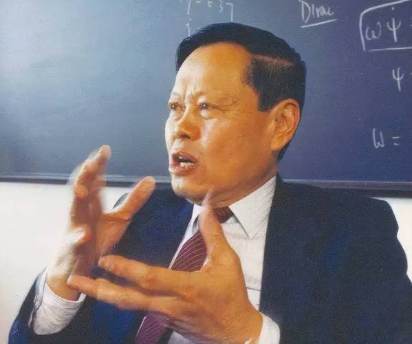 四岁孩子管教父亲故事_杨振宁和杨武之_杨振宁家庭教育