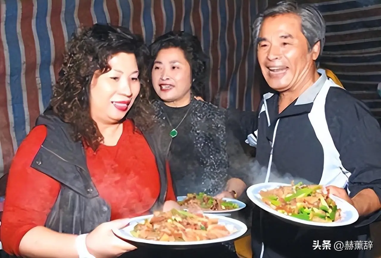 雷洪一妻五妾_雷洪六个老婆_雷洪重婚风波