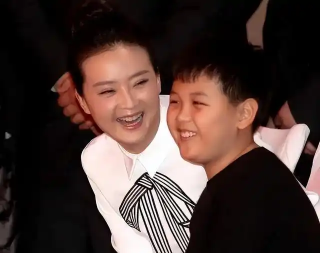 王艳老公欠赌债消失_王艳婆婆对儿媳的压迫_王艳跟王志才的照片