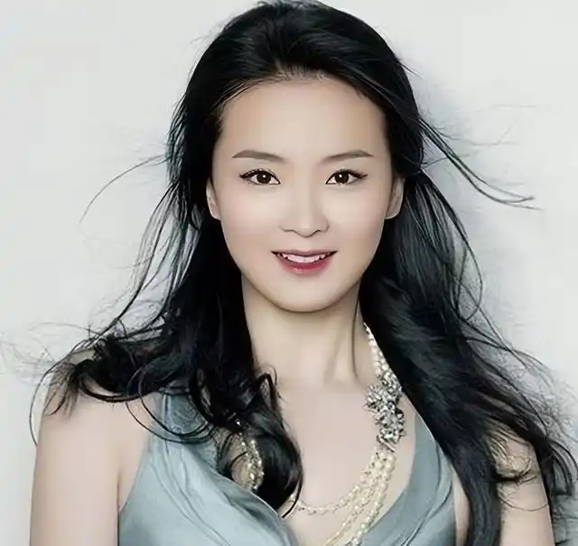 王艳婆婆对儿媳的压迫_王艳老公欠赌债消失_王艳跟王志才的照片