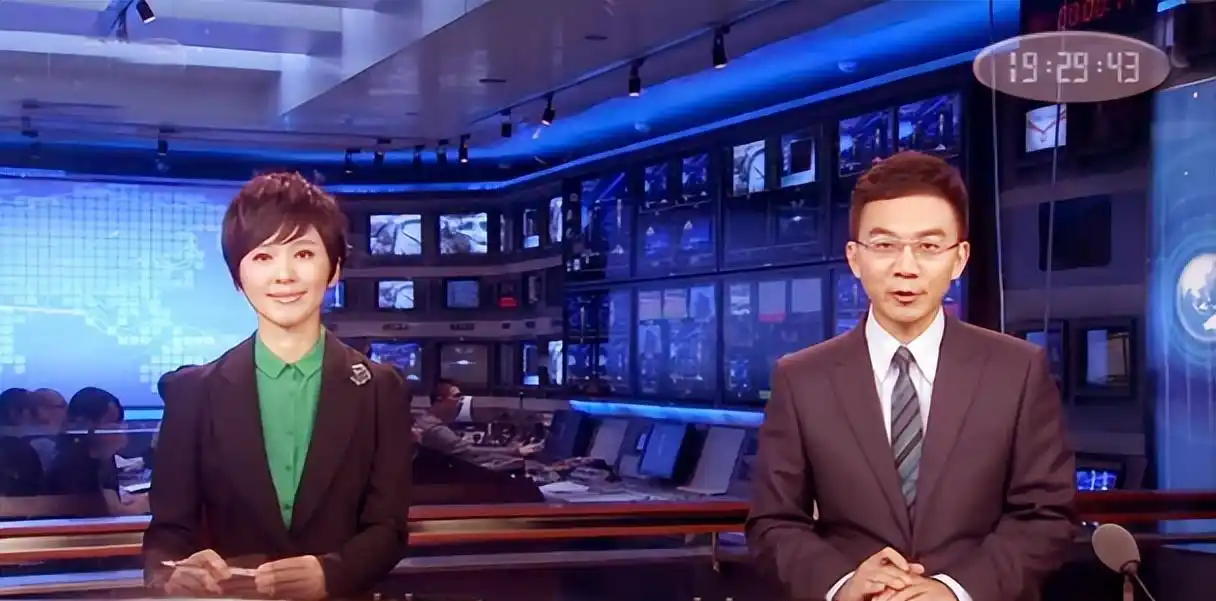 央视女主持人欧阳夏丹_欧阳夏丹央视离职原因_欧阳夏丹自媒体转型经历