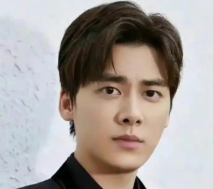 李易峰吴亦凡塌房_杨洋和吴亦凡照片大全_初代四大流量