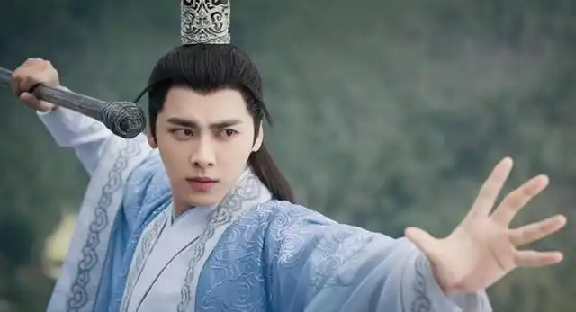 李易峰近况_李易峰巅峰时期回顾_杨洋和吴亦凡照片大全