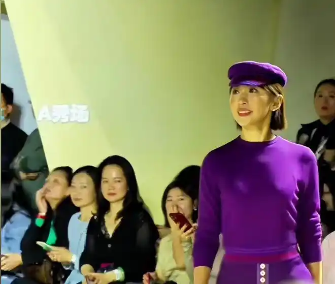 欧阳夏丹离开央视做自媒体_欧阳夏丹参加米兰时装周做模特_央视女主持人欧阳夏丹