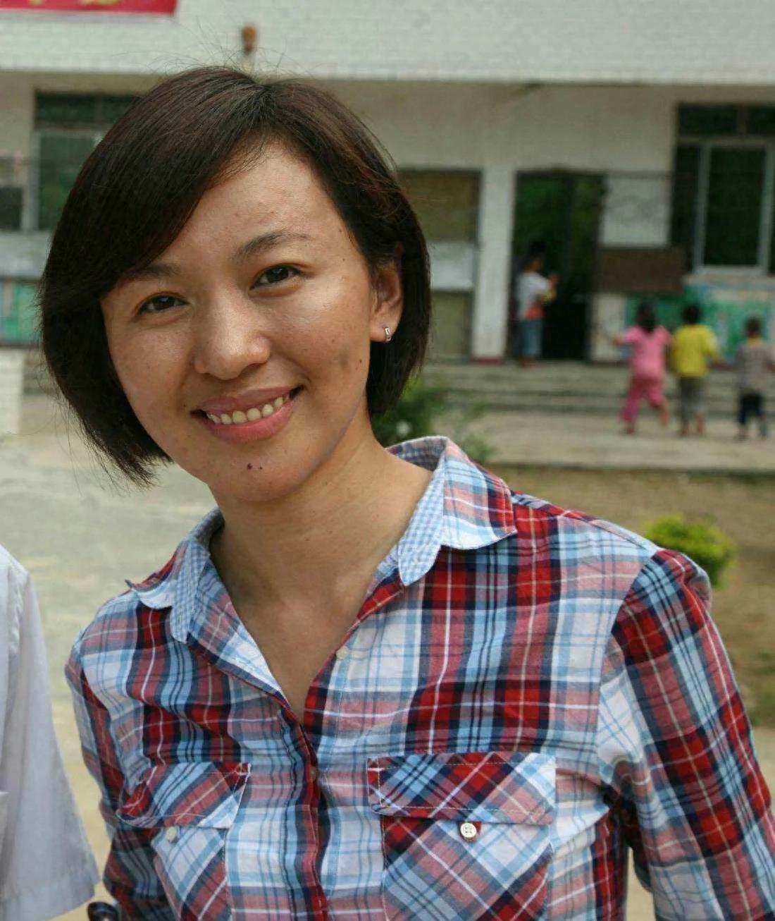 央视女主持人欧阳夏丹_欧阳夏丹 央视 主持人 消失原因_欧阳夏丹 母亲 癌症 照顾经历