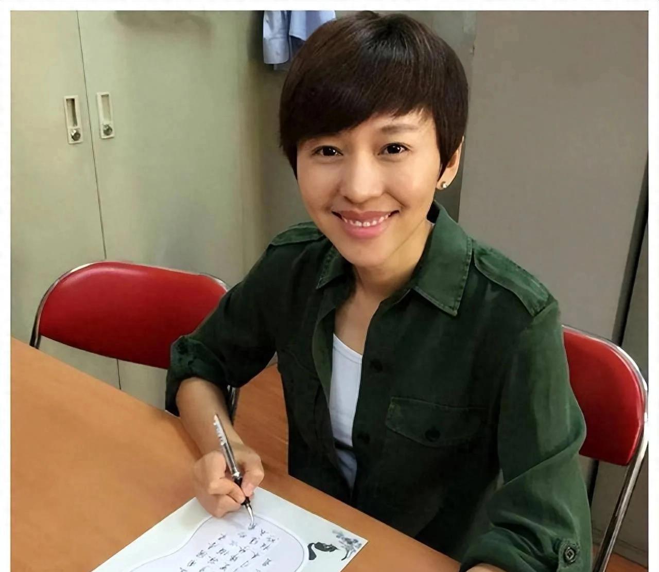 欧阳夏丹 母亲 癌症 照顾经历_欧阳夏丹 央视 主持人 消失原因_央视女主持人欧阳夏丹