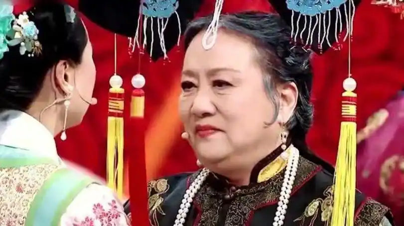 王艳重返带货直播_王艳跟王志才的照片_王艳直播带货销售额