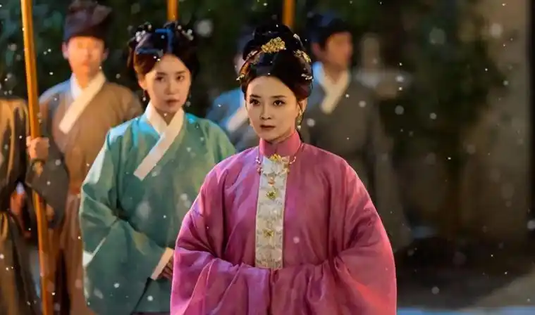 王艳重返带货直播_王艳直播带货销售额_王艳跟王志才的照片