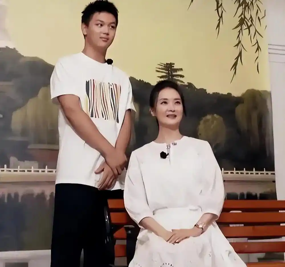 王艳跟王志才的照片_王艳机场对比照_王艳豪门生活现状