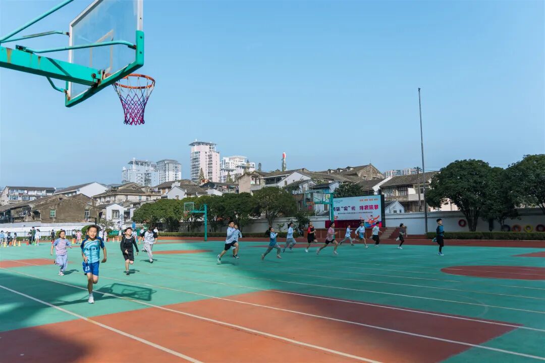瑞安市实验小学运动会通讯稿_校运会通讯稿400字_瑞安市实验小学秋季素质运动会