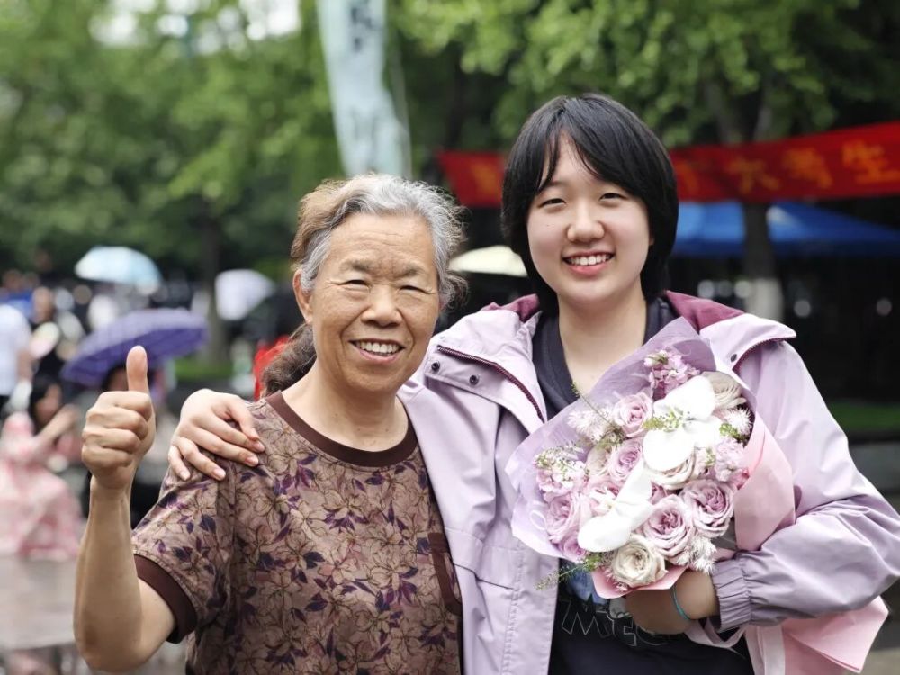 哪张照片,能定义你的2025年?先看看他们的答案