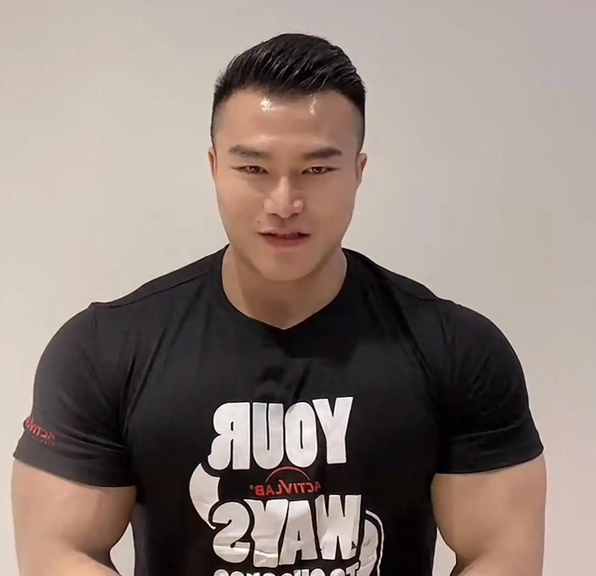 山东健美冠军被打死_安徽健身博主王昆去世原因_健美类固醇危害