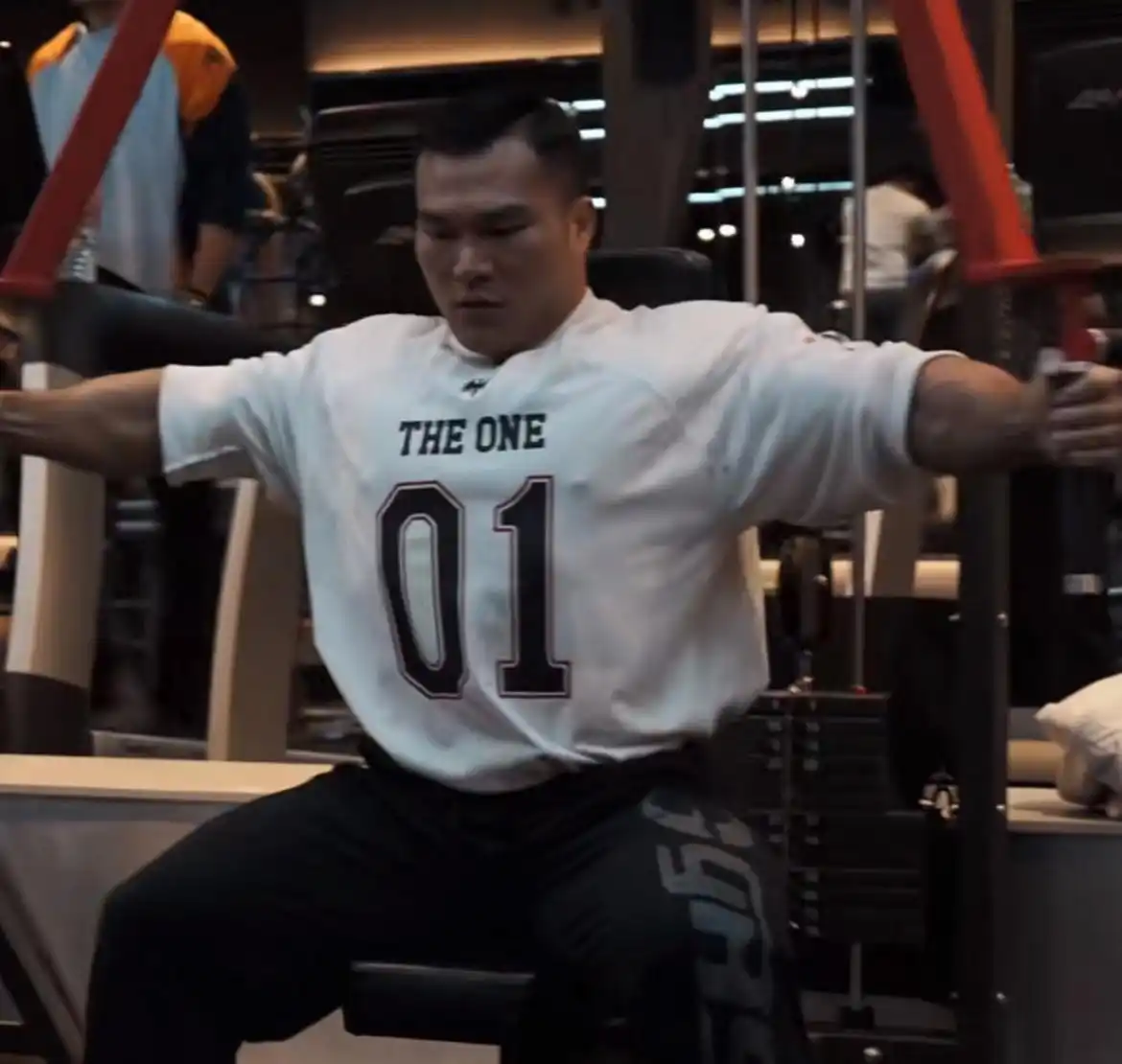 安徽健身博主王昆去世原因_健美类固醇危害_山东健美冠军被打死