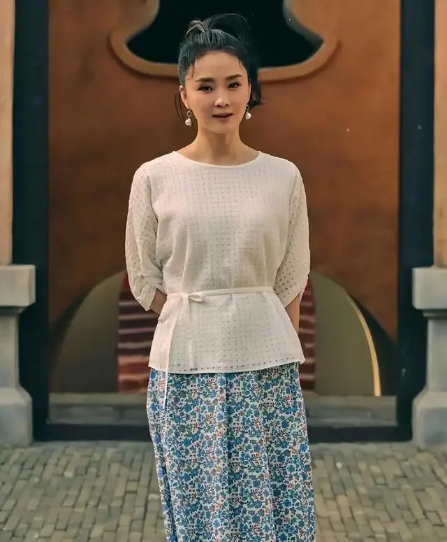 晴格格王艳近照_王艳老公王志才图片_王艳儿子球球北大