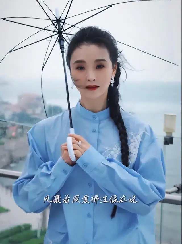 晴格格王艳近照_王艳儿子球球北大_王艳老公王志才图片