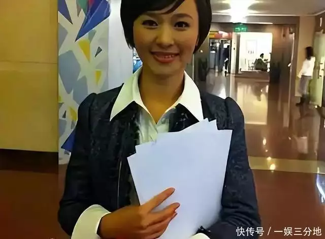 欧阳夏丹不主持新闻联播了吗_欧阳夏丹 主持生涯 48岁不婚不育