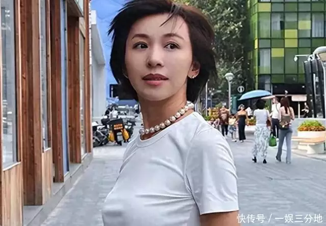 欧阳夏丹不主持新闻联播了吗_欧阳夏丹 主持生涯 48岁不婚不育