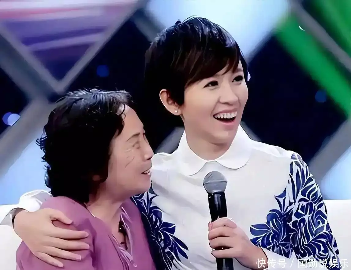 欧阳夏丹离开央视后的生活_欧阳夏丹主持生涯回顾_欧阳夏丹不主持新闻联播了吗