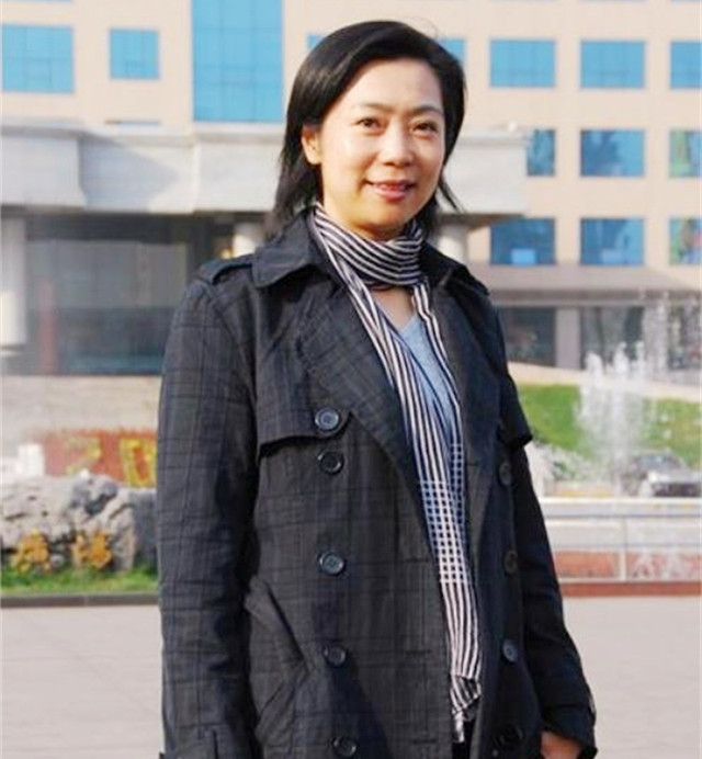 女排梁艳的女儿_梁艳 五连冠 女排精神