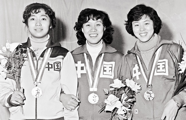 梁艳 五连冠 女排精神_女排梁艳的女儿