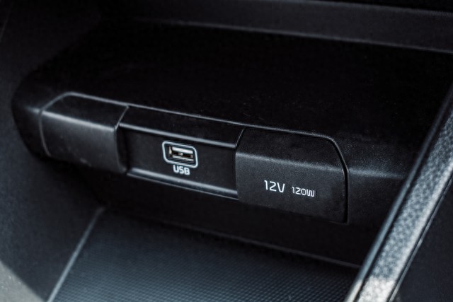 车载USB接口类型匹配问题_未知usb所需电量超出该端口_高速车载USB充电手机耗电快