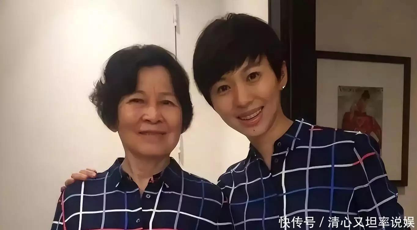 欧阳夏丹不主持新闻联播了吗_欧阳夏丹 央视离职原因 欧阳夏丹 48岁未婚未育