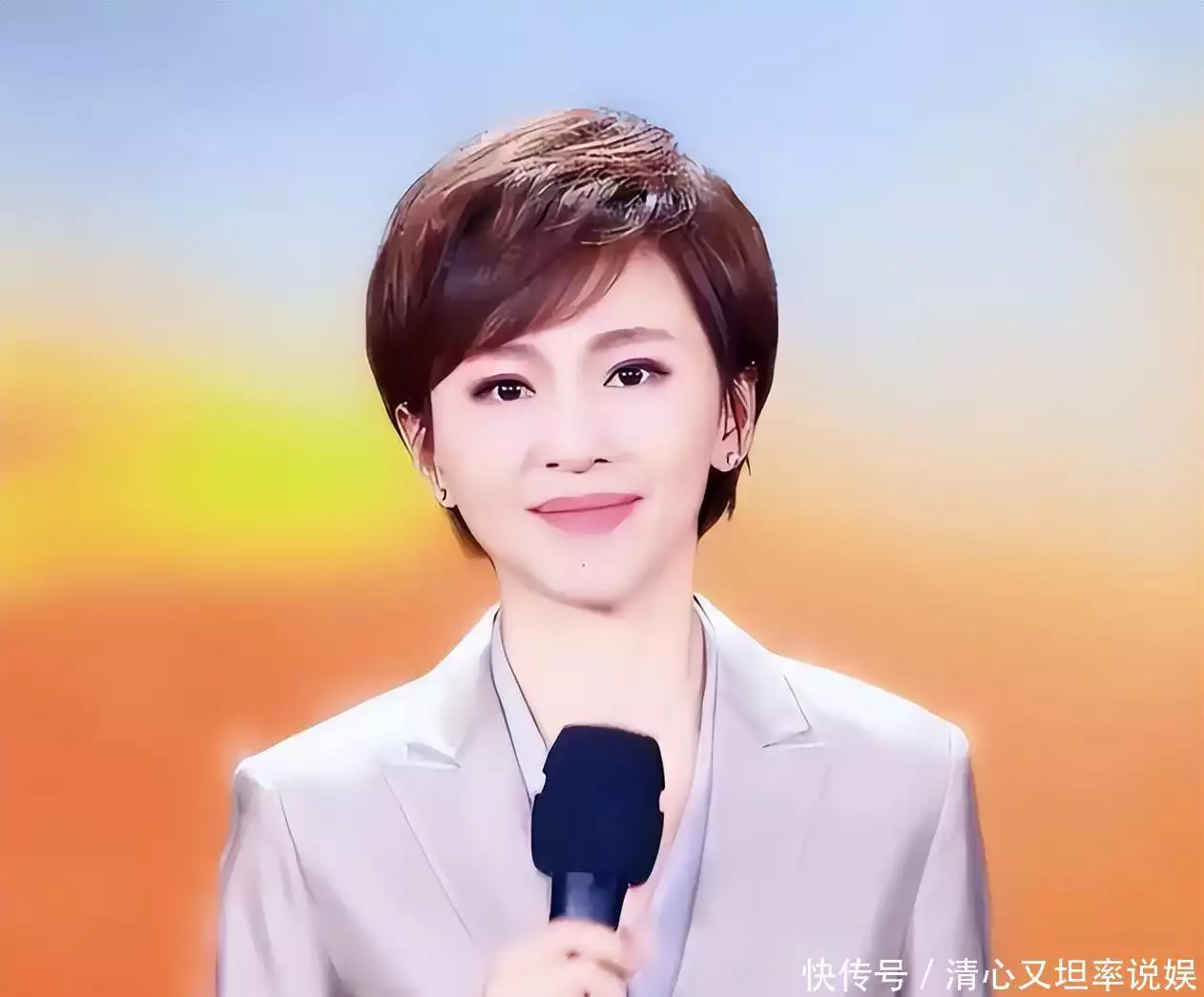 欧阳夏丹不主持新闻联播了吗_欧阳夏丹 央视离职原因 欧阳夏丹 48岁未婚未育