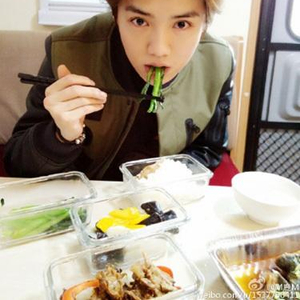 鹿晗吴亦凡黄子韬加盟综艺，昔日EXO队友引发收视大战