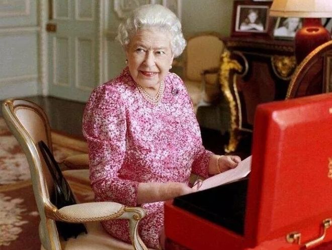 英国女王多发性骨髓瘤真相_伊丽莎白二世抗癌经历_伊丽莎白二世珠宝