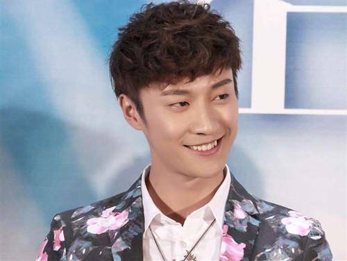 陈怡馨患抑郁症引关注，明星光鲜背后压力大